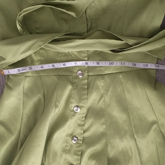 Beautiful green dress by Frank Lyman 🌸🍀🍀 - Picture 5 of 9